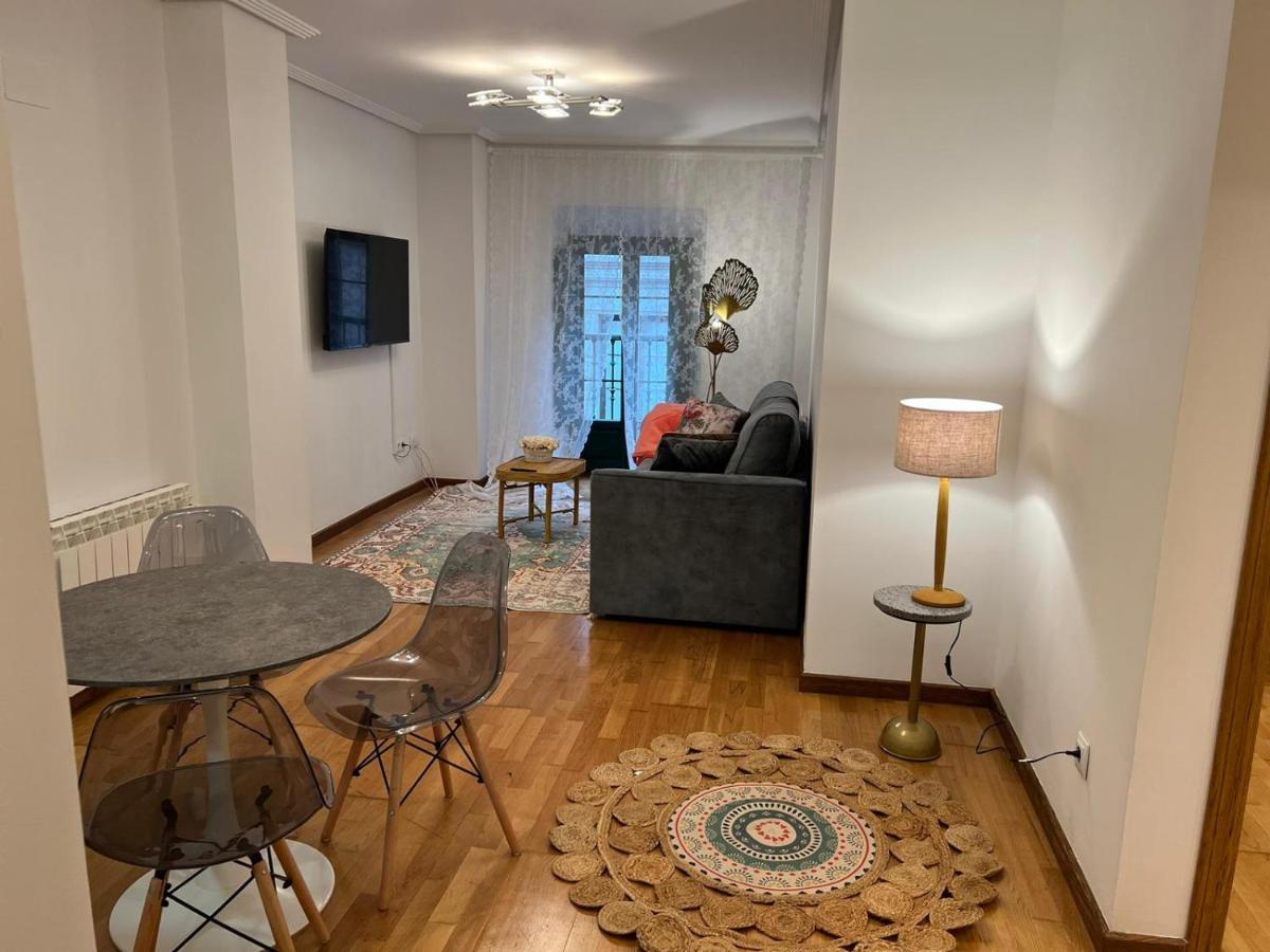 Apartamentos El Escudo Centro 里瓦德塞利亚 外观 照片